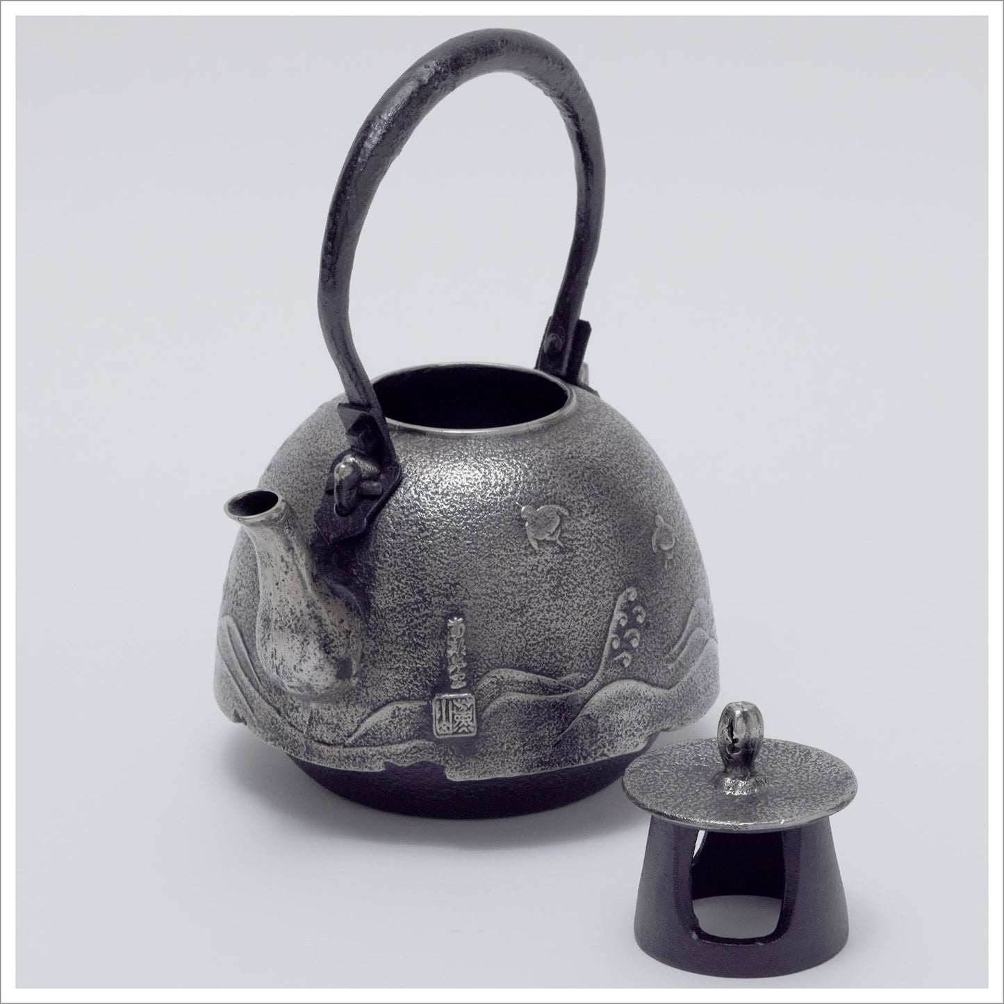 Nambu-Ironware Nambu Style (Namichidori) Premium Sand Iron